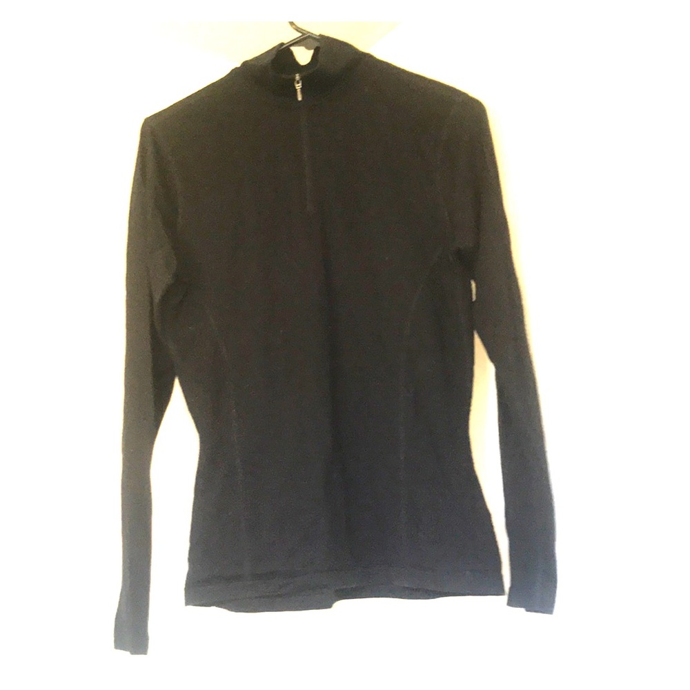 Smartwoo top women's medium with a half-zip.
